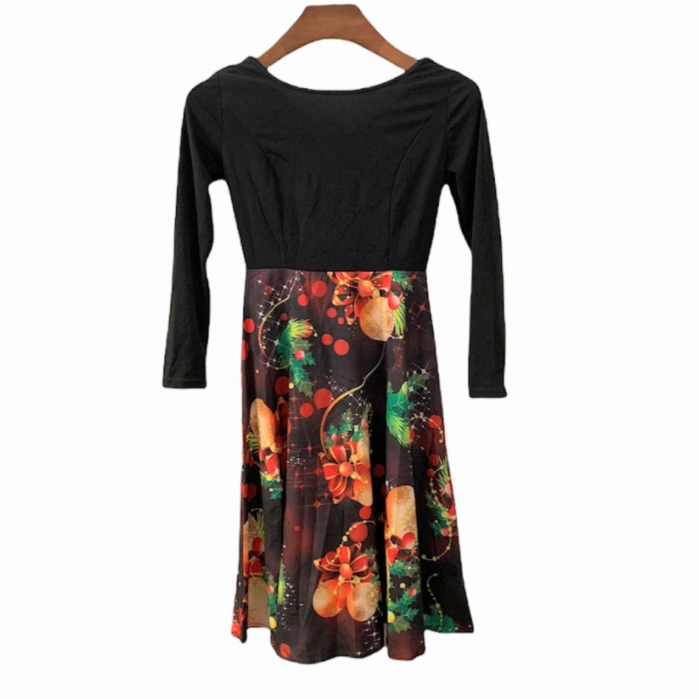 #20- Women's Holiday Printed Long Sleeved Dress-S/4